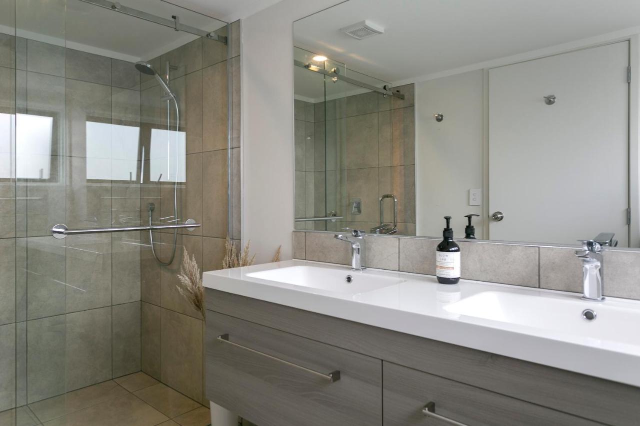 Acacia Bay Bach - Views, Spa & Serenity - เทาโป ภายนอก รูปภาพ